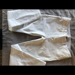 White American Eagle jeans size 6